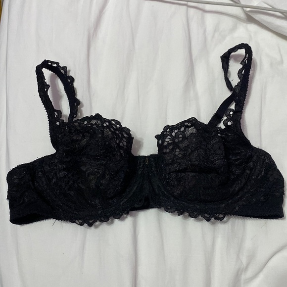 Victoria’s Secret 34B Sexy Lingerie Lace Black Wired Bra